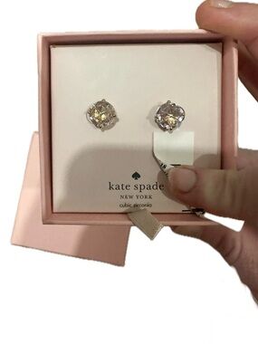 NWT! Beautiful Gold Kate Spade Earrings